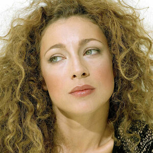 Alex Kingston 0016