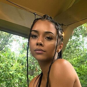 Alix Lapri 0031