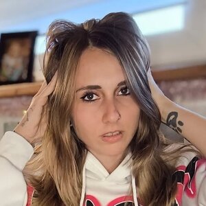 Angiie Less Jay 0004