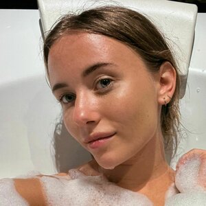 Ariel Next Door 0017