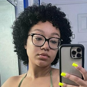 Caileneasely 0002