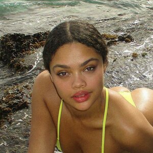 Caitlyn Mwenifumbo 0013