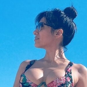 Cristina Vee Valenzuela 0005