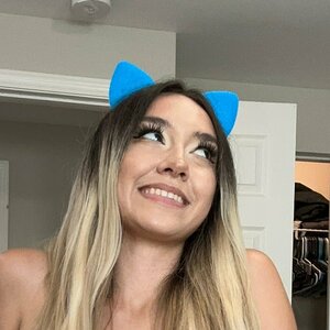 Dezzywaifu 0004