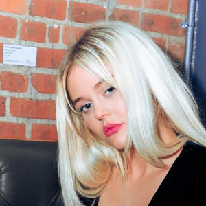 Emily Alyn Lind 0010