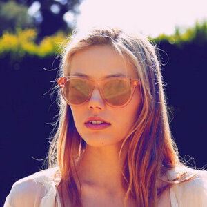 Grace Van Dien 0013