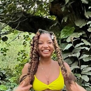 Halle Bailey 0004