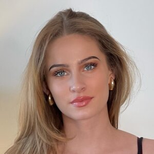 Kim Sara 0003