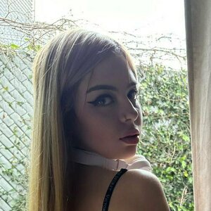 Laila Montero 0004