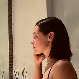 Lara Naomi 0006