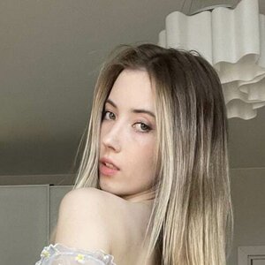 Lexi Poy 0004