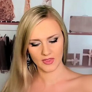 Maria Gentlewhispering 0015