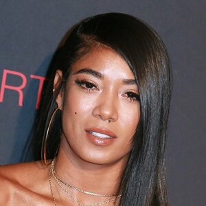 Mila J 0026