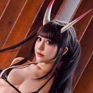 Miss Seven 77 0010