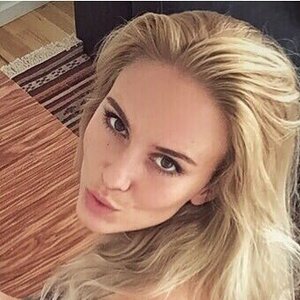 Natasha Thomsen 0011