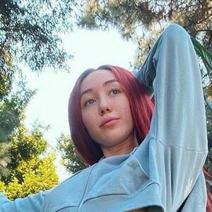 Noah Cyrus 0023