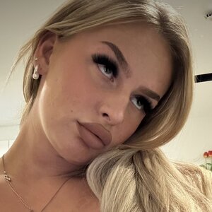 Venomous Baddie 0016