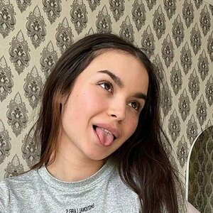 Yours Queen 0012